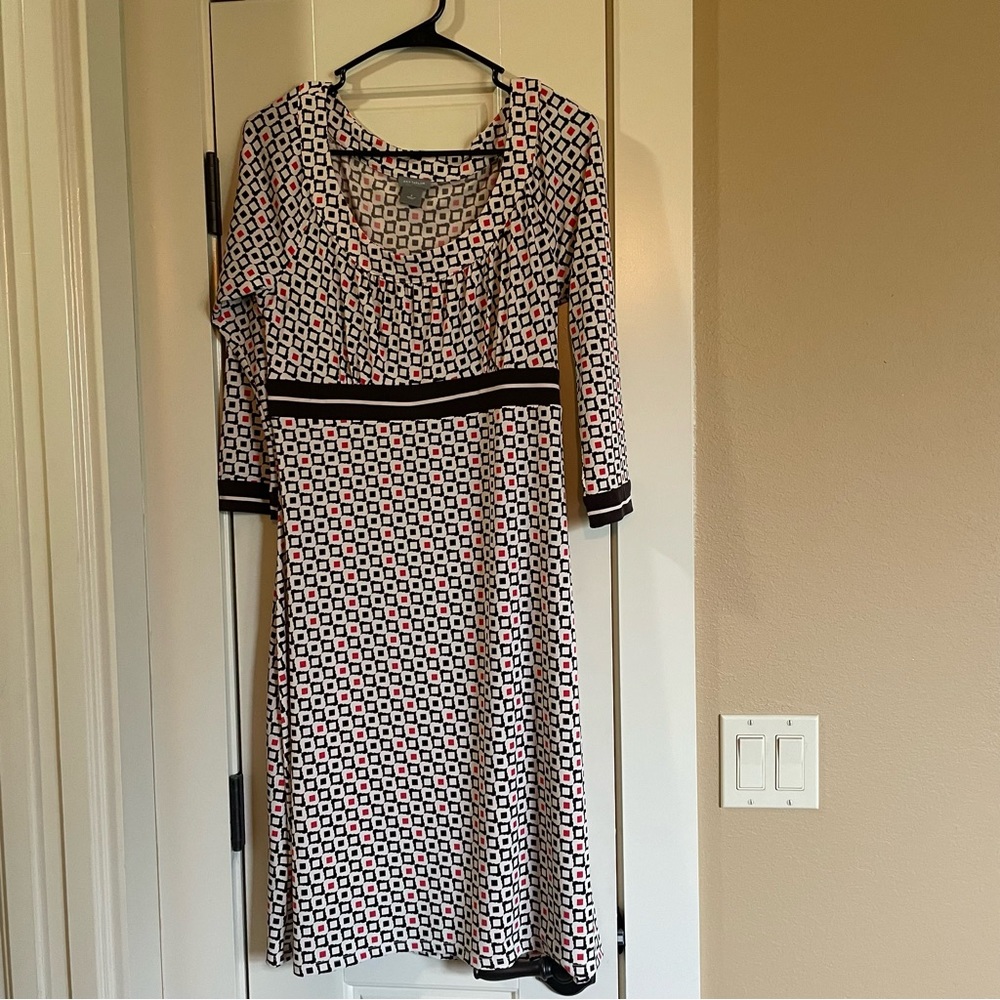 Ann Taylor Dress. Size 6 colors are dark brown, orange, cream - Picture 1 of 2